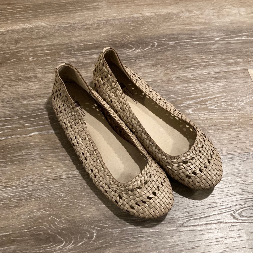 Vintage leather flats.